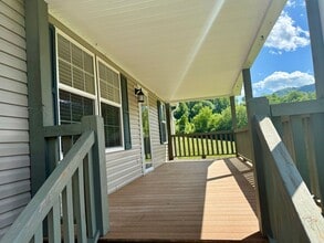 296 Willow Creek Rd in Leicester, NC - Building Photo - Building Photo