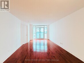 21 Carlton St. in Toronto, ON - Building Photo - Building Photo