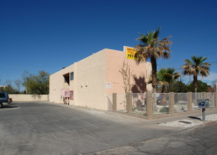 3782 E Flower St in Tucson, AZ - Foto de edificio - Building Photo