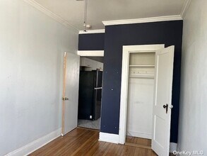 84 2nd St-Unit -2Rear in Mineola, NY - Building Photo - Building Photo