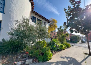 1645 Scenic Ave in Berkeley, CA - Foto de edificio - Building Photo