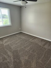 14001 East 35th St S in Independence, MO - Foto de edificio - Building Photo