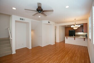 720 S San Fernando Blvd, Unit 101 in Burbank, CA - Building Photo - Building Photo