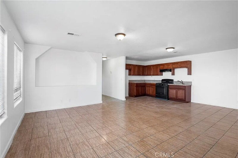 8130 Heather Ave in California City, CA - Building Photo