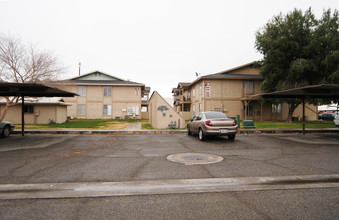 Palm Drive Apartments in Blythe, CA - Building Photo - Building Photo