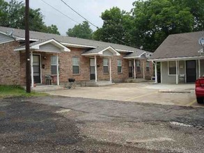 210-220 SE 16th in Paris, TX - Foto de edificio - Building Photo