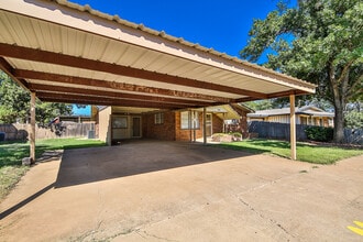 711 6th Plz in Idalou, TX - Building Photo - Building Photo