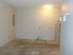 121 Danville Dr in Leesburg, GA - Building Photo - Building Photo