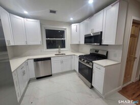 564 Fairfield Ave in Stamford, CT - Building Photo