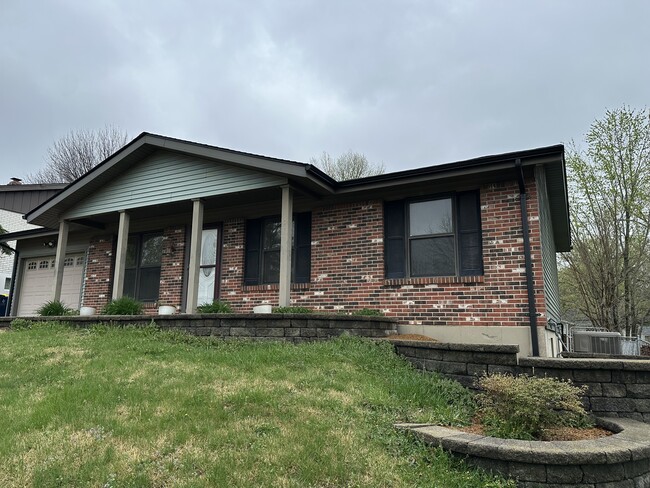 713 Stonesign Dr in Fenton, MO - Building Photo - Building Photo