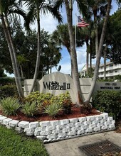 1707 Whitehall Dr in Davie, FL - Building Photo - Building Photo