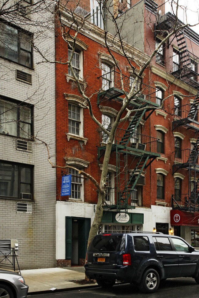 195 E 76th St in New York, NY - Foto de edificio - Building Photo