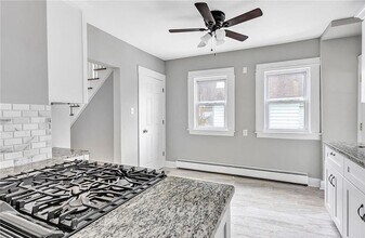 41 Spring St in Milford, CT - Building Photo - Building Photo