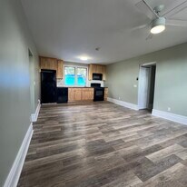 215 Egmont Ave, Unit Spacious 2 Bedroom Apartments