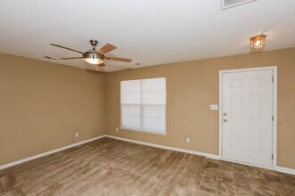 14327 O'Casey Ln in Charlotte, NC - Foto de edificio - Building Photo