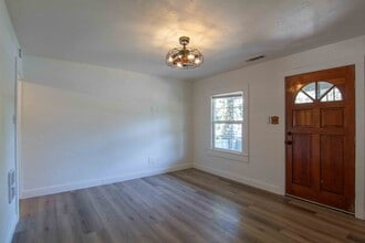 830 West St in Redding, CA - Building Photo - Building Photo