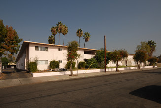 Thunderbird Apartments in Azusa, CA - Building Photo - Building Photo