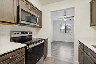 Glen Oaks East Apartments