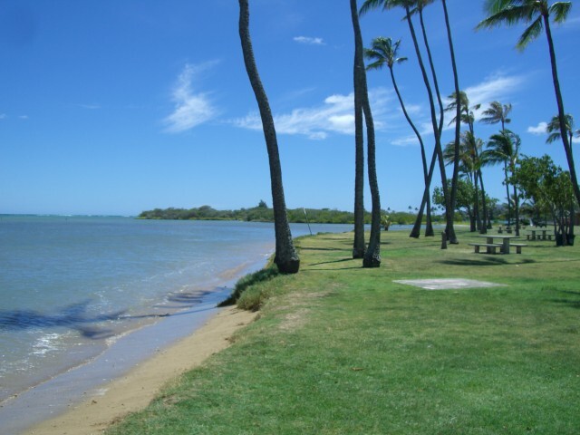 112 Maunalua Ave in Honolulu, HI - Building Photo