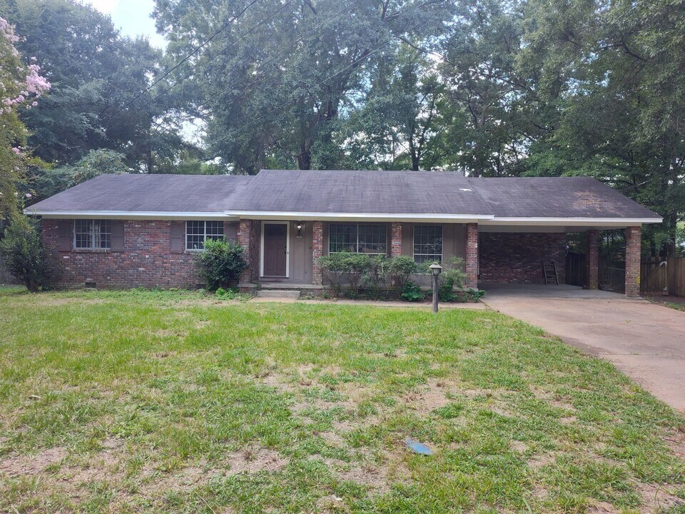 5301 Venetian Way in Jackson, MS - Foto de edificio