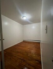28A Radde Pl, Unit A in Brooklyn, NY - Building Photo - Building Photo