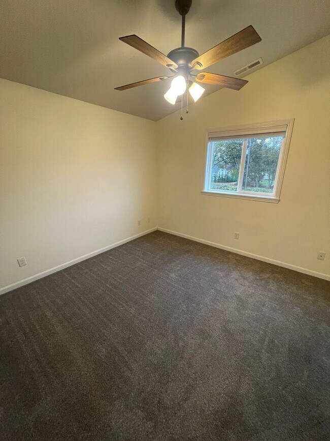 970 Salamander Rd SE in Jefferson, OR - Building Photo - Building Photo