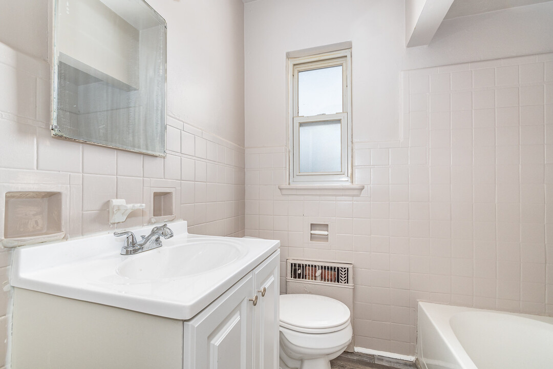 5130 Reading Rd, Unit Huge 3 bedroom in Cincinnati, OH - Foto de edificio