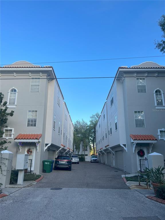 property at 608 S Matanzas Ave