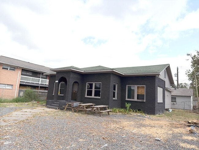 property at 2407 Southmore Blvd