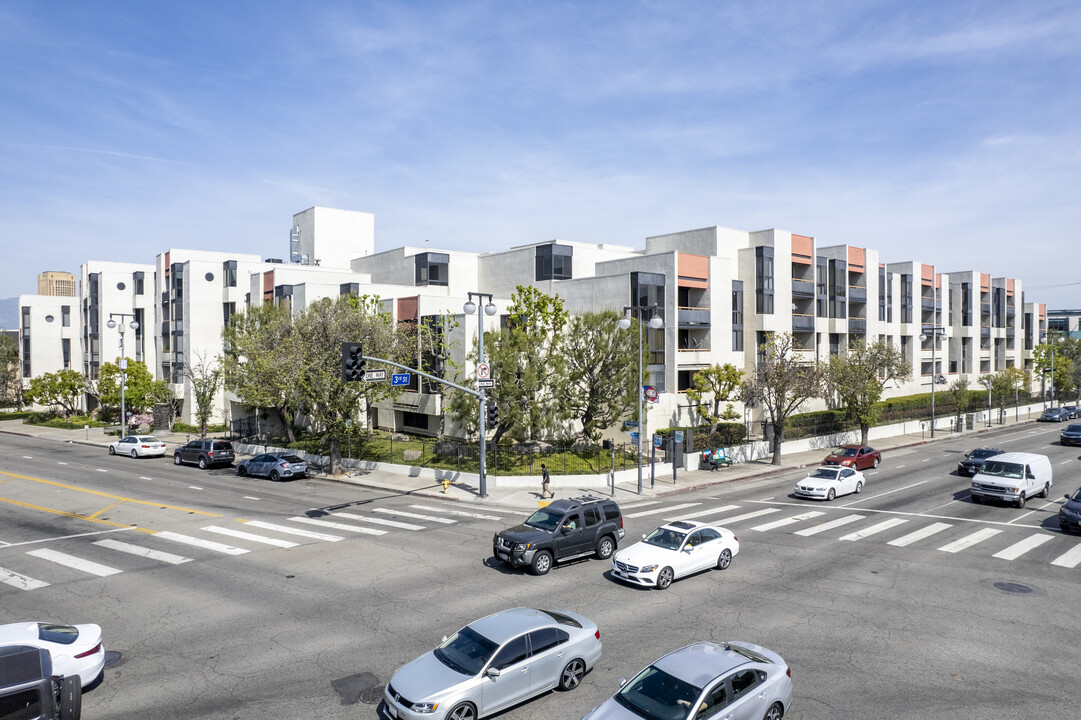 Tokyo Villa in Los Angeles, CA - Building Photo