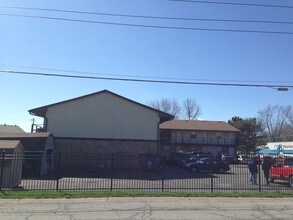 Muessing Apartments in Indianapolis, IN - Foto de edificio - Building Photo