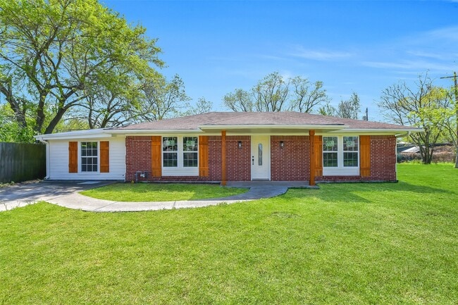 property at 1913 41st Ave N