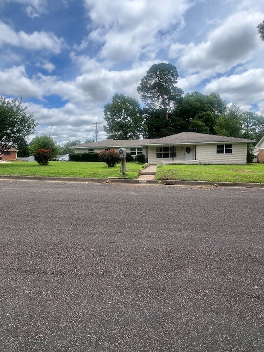 1810 Wimberly St in Longview, TX - Building Photo