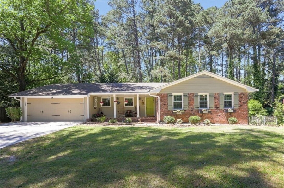 2772 Briarcliff Rd NE in Atlanta, GA - Building Photo