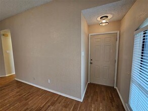 211 Cole St in Garland, TX - Building Photo - Building Photo