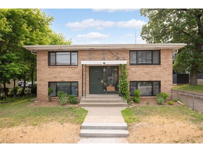 15 Malcolm Ave SE