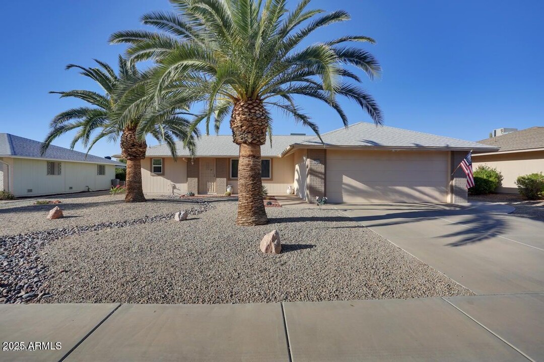 12607 W Crystal Lake Dr in Sun City West, AZ - Building Photo