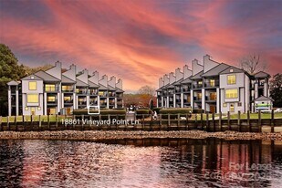 18861 Vineyard Point Ln in Cornelius, NC - Building Photo