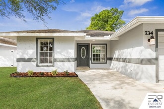 734 Flora St in Daytona Beach, FL - Building Photo - Building Photo