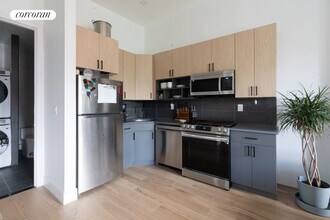 2 Lincoln Pl in Brooklyn, NY - Building Photo - Building Photo
