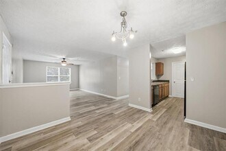 8201 Fairington Ridge Cir in Stonecrest, GA - Building Photo - Building Photo