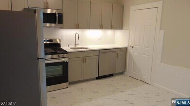 26 Harrison St, Unit 2L in Belleville, NJ - Building Photo - Building Photo
