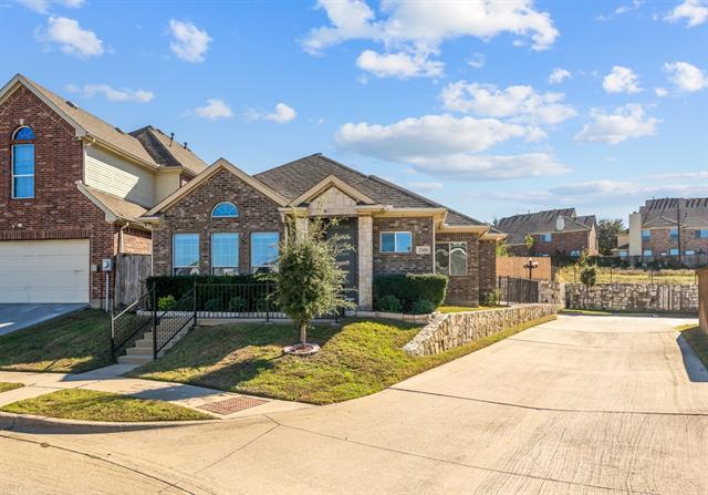 2300 Janna Way in Carrollton, TX - Foto de edificio - Building Photo