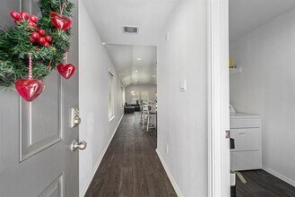 22435 Forest Gorge Ln in Spring, TX - Foto de edificio - Building Photo