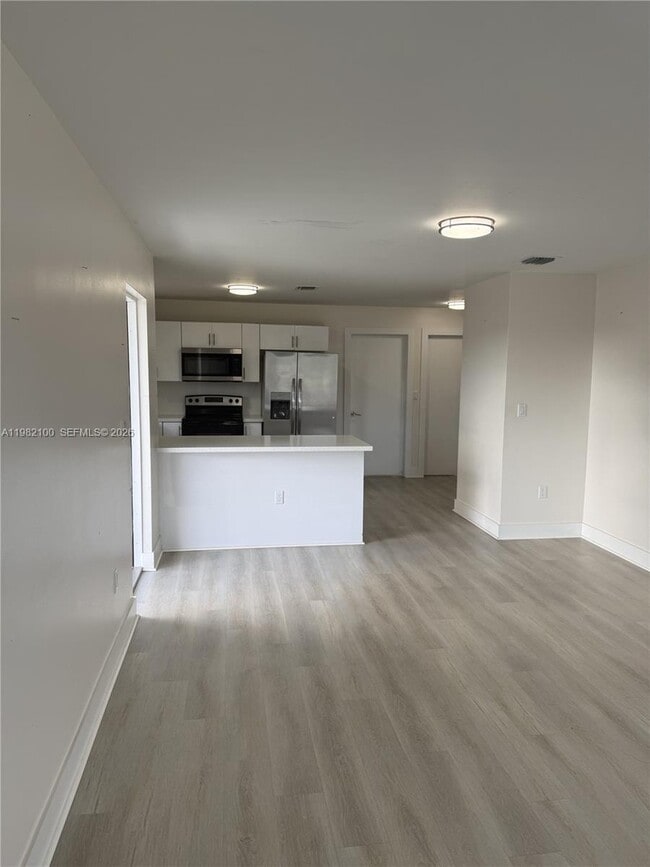 10384 SW 173rd St in Miami, FL - Building Photo - Building Photo