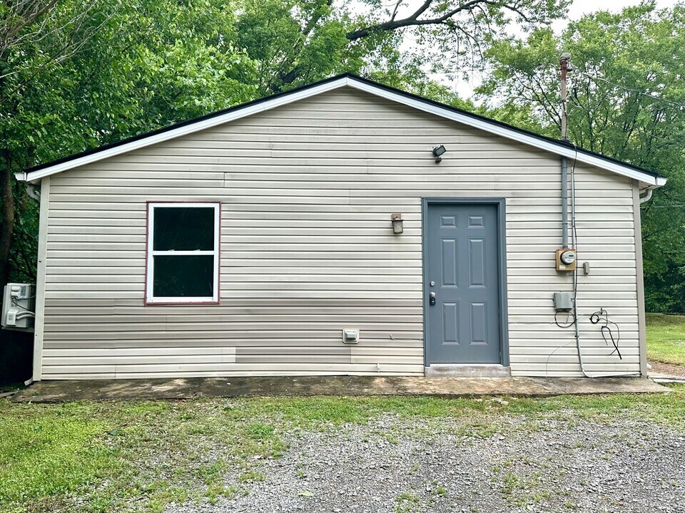 305 Locust St-Unit -A in Clarksville, TN - Foto de edificio