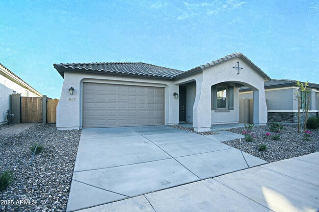1005 W Finch Dr in Queen Creek, AZ - Building Photo - Building Photo