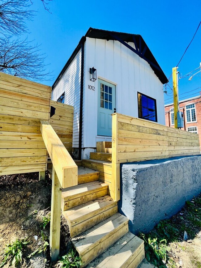 1012 Swan St in Louisville, KY - Building Photo - Building Photo