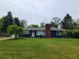 652 Chippewa Rd in Benton Harbor, MI - Building Photo
