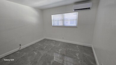 4761 NE 21st Terrace in Lighthouse Point, FL - Building Photo - Building Photo